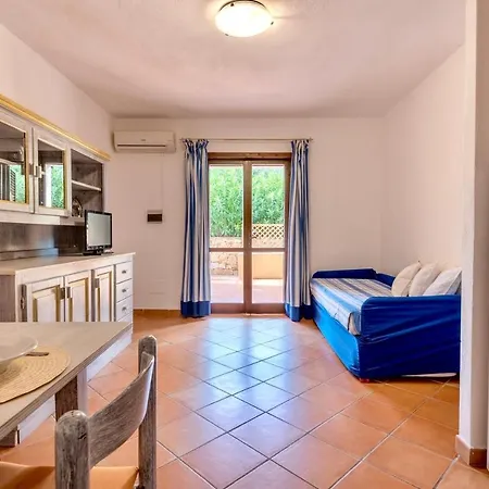 Aparthotel A Golfo Di Marinella A 450 Mt Dal Mare