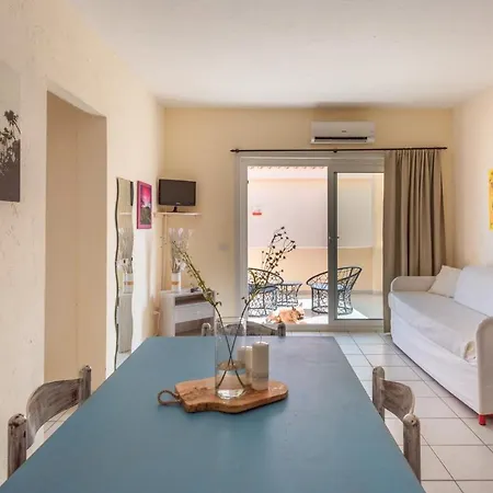Aparthotel A Golfo Di Marinella A 450 Mt Dal Mare