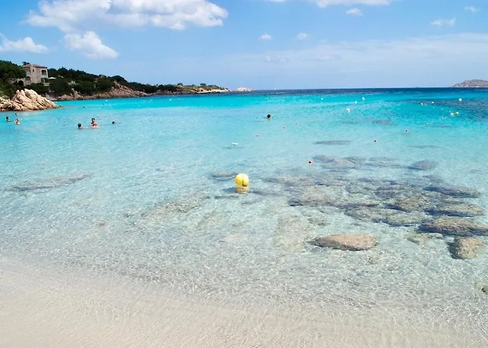 Apartmanhotel Baia De Bahas Golfo Di